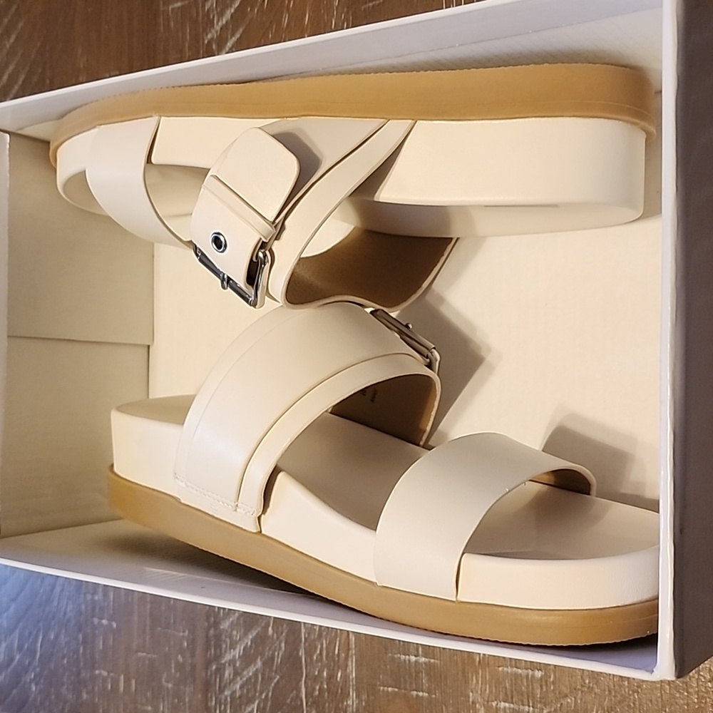 Dolce Vita DV White Slide Sandals W/ Silver Buckle NIB Women's 9 - Picture 5 of 7